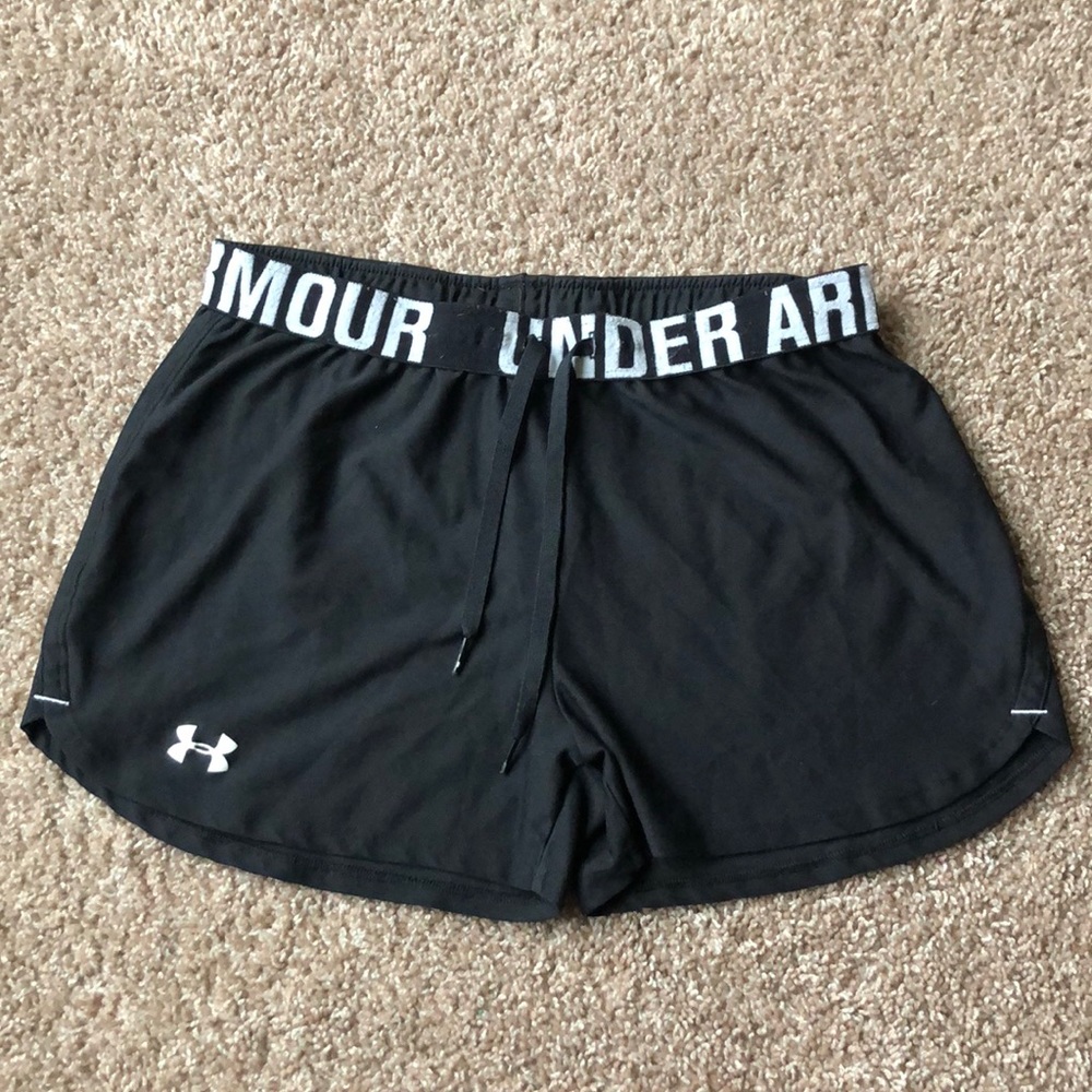 Under Amour Shorts Size M